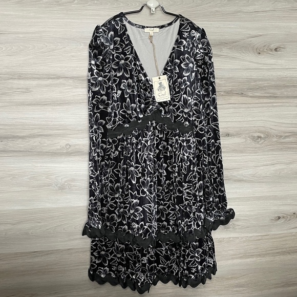 NWT- Women's Easel LS Floral Print Velvet Dress - Picture 2 of 11